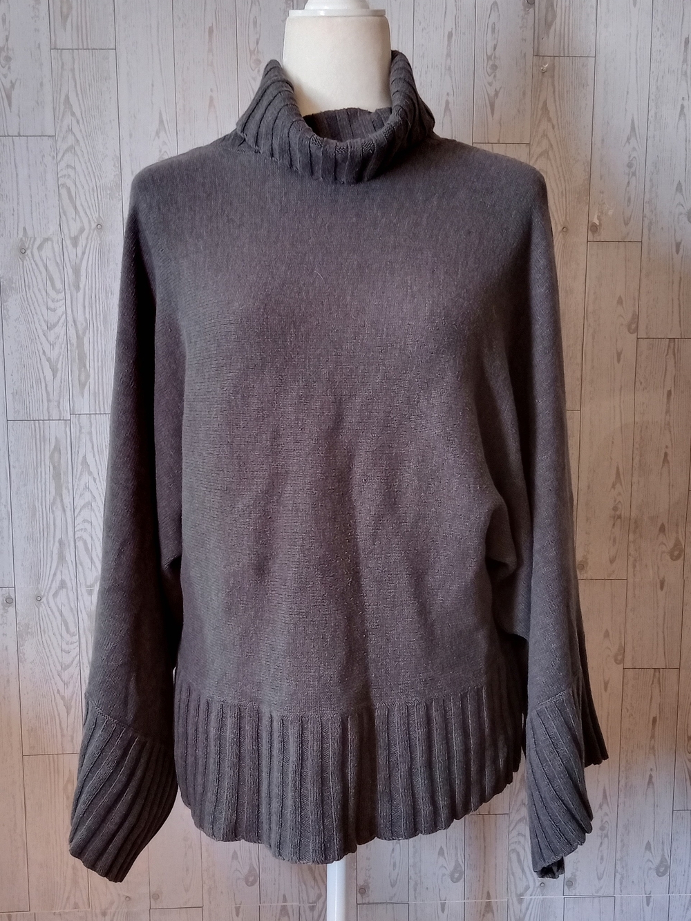 Axcess Claiborne Charcoal Wide Sleeve Cowl Neck Sweater Women's Size L